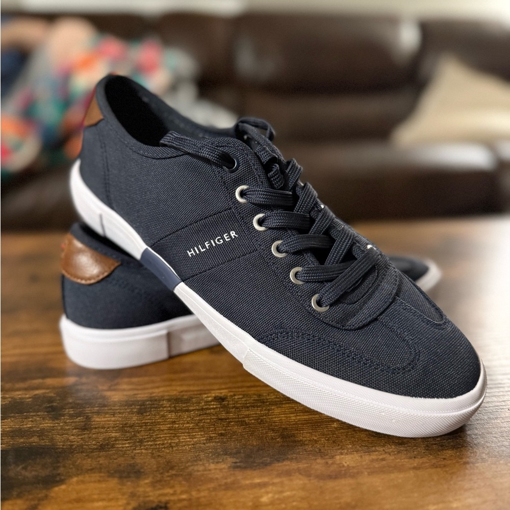 Tommy Hilfiger Black Sneakers with Minimalist Design